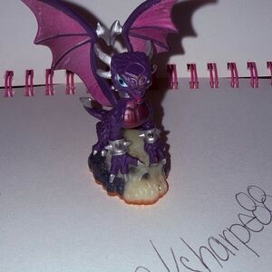 Skylander Giants Cynder LP Figure